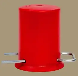 Schutzkappe auf grauem Hintergrund